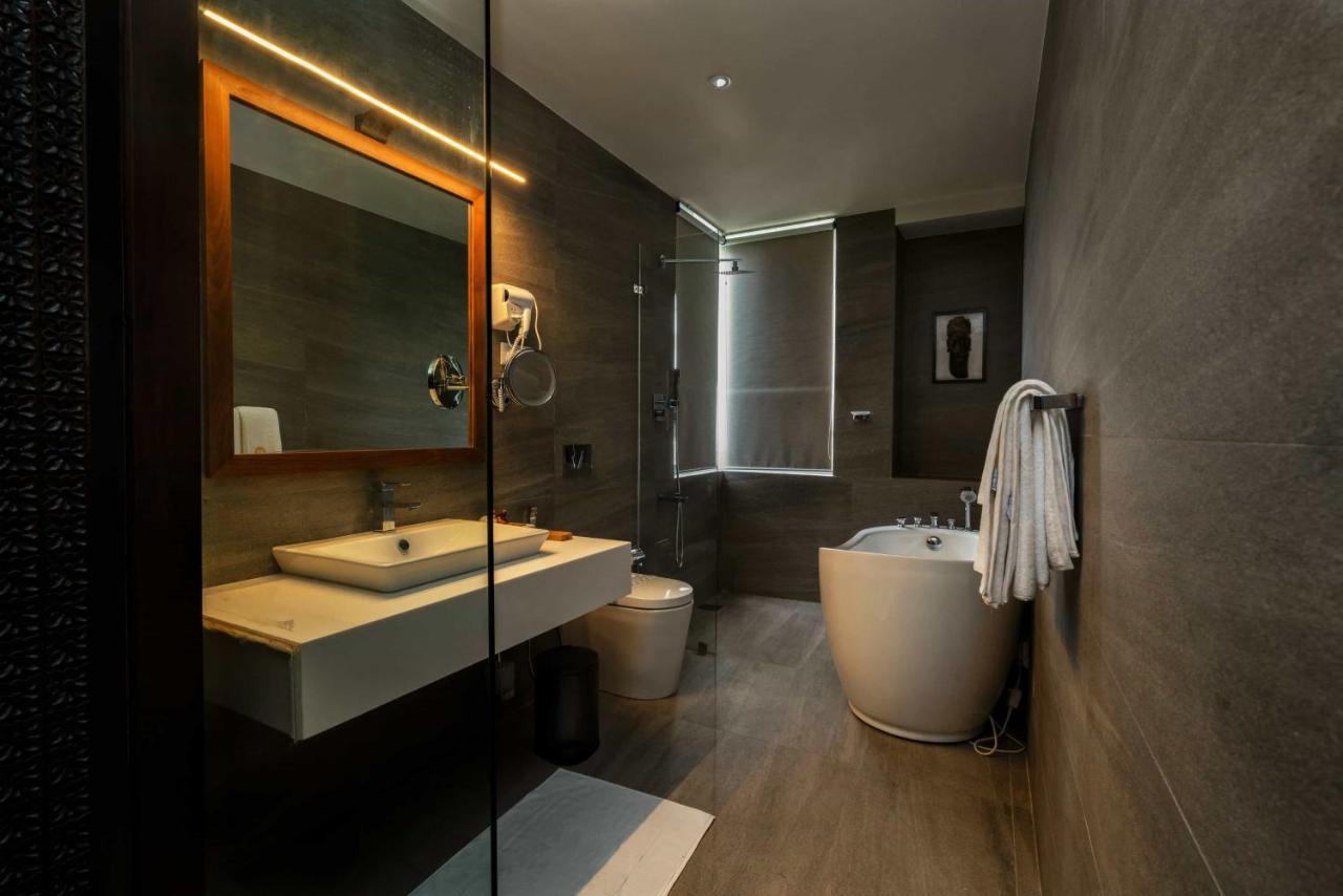 Rivora Heights Hotel แคนดี้ ภายนอก รูปภาพ