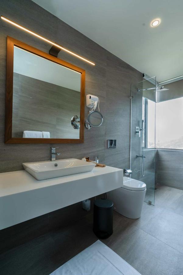 Rivora Heights Hotel แคนดี้ ภายนอก รูปภาพ