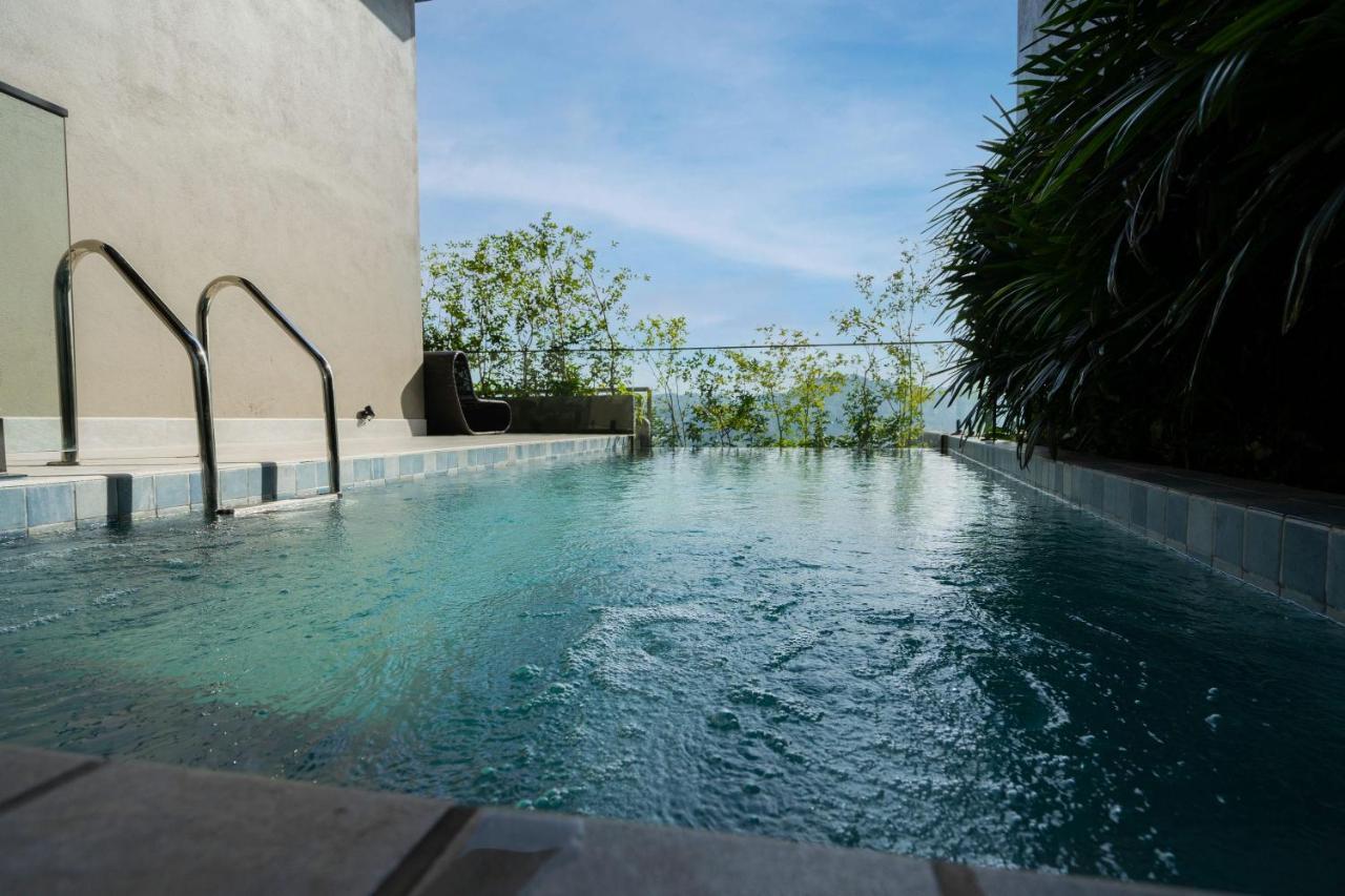 Rivora Heights Hotel แคนดี้ ภายนอก รูปภาพ