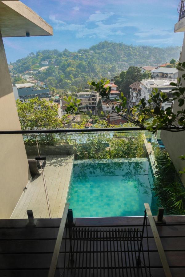 Rivora Heights Hotel แคนดี้ ภายนอก รูปภาพ
