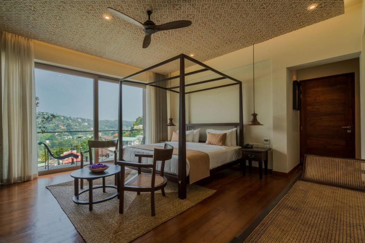 Rivora Heights Hotel แคนดี้ ภายนอก รูปภาพ
