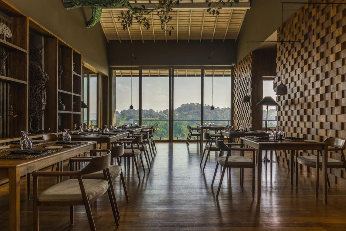 Rivora Heights Hotel แคนดี้ ภายนอก รูปภาพ