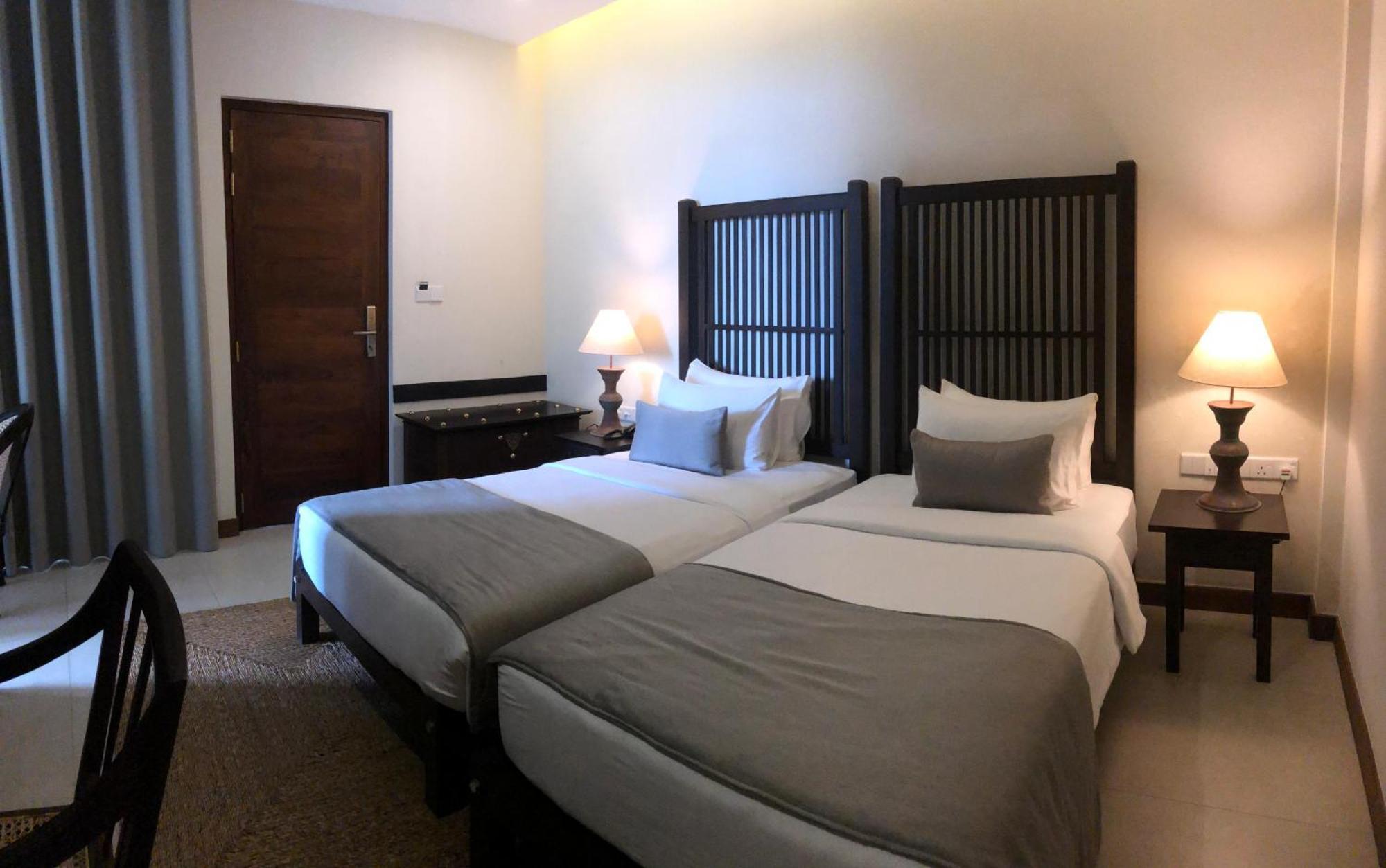 Rivora Heights Hotel แคนดี้ ภายนอก รูปภาพ