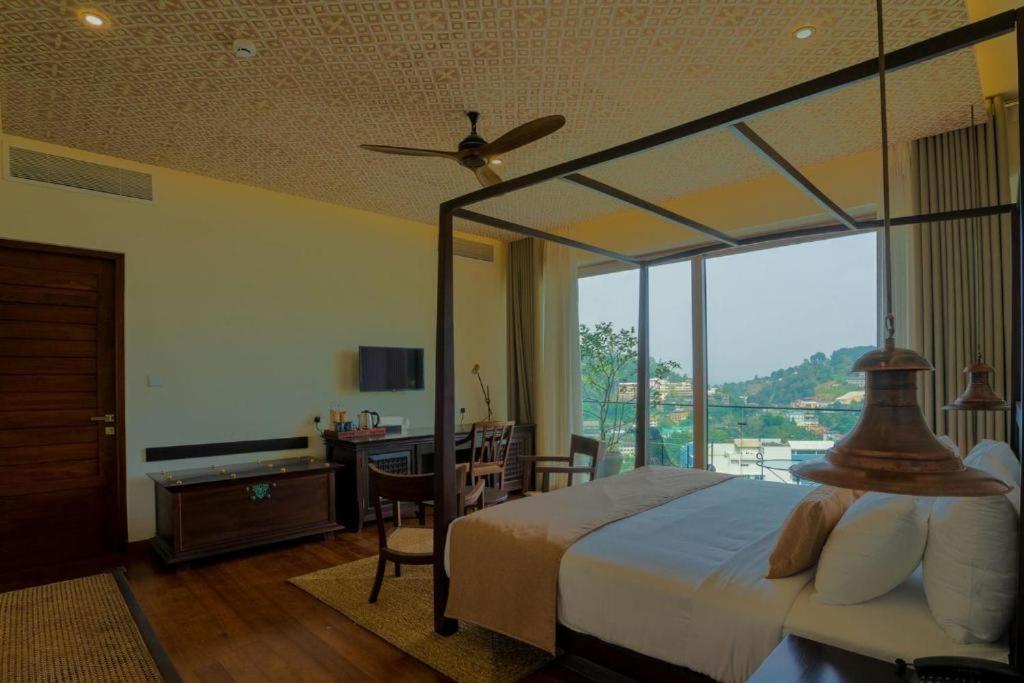 Rivora Heights Hotel แคนดี้ ภายนอก รูปภาพ